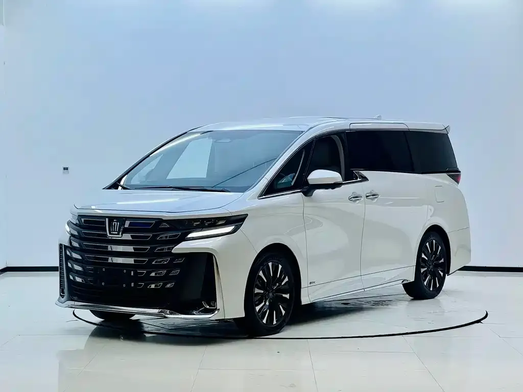 Toyota Vellfire — фото 1