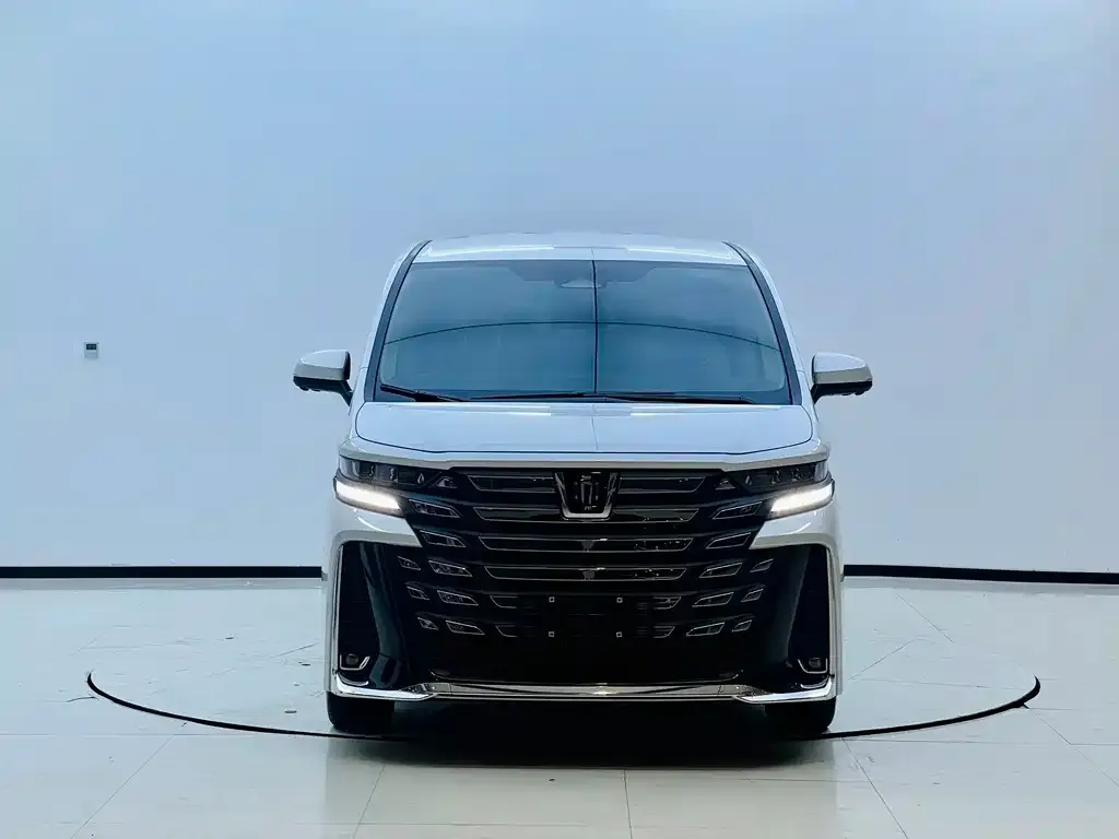 Toyota Vellfire — фото 4