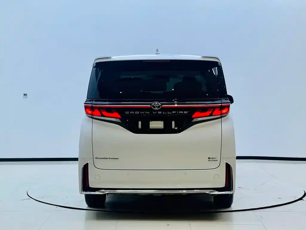 Toyota Vellfire — фото 2