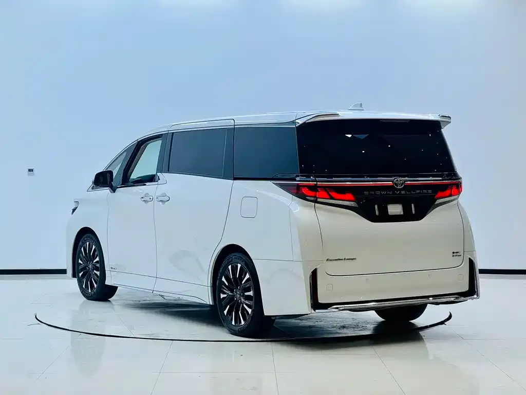 Toyota Vellfire — фото 5