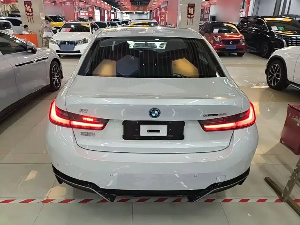 BMW i3 — фото 8