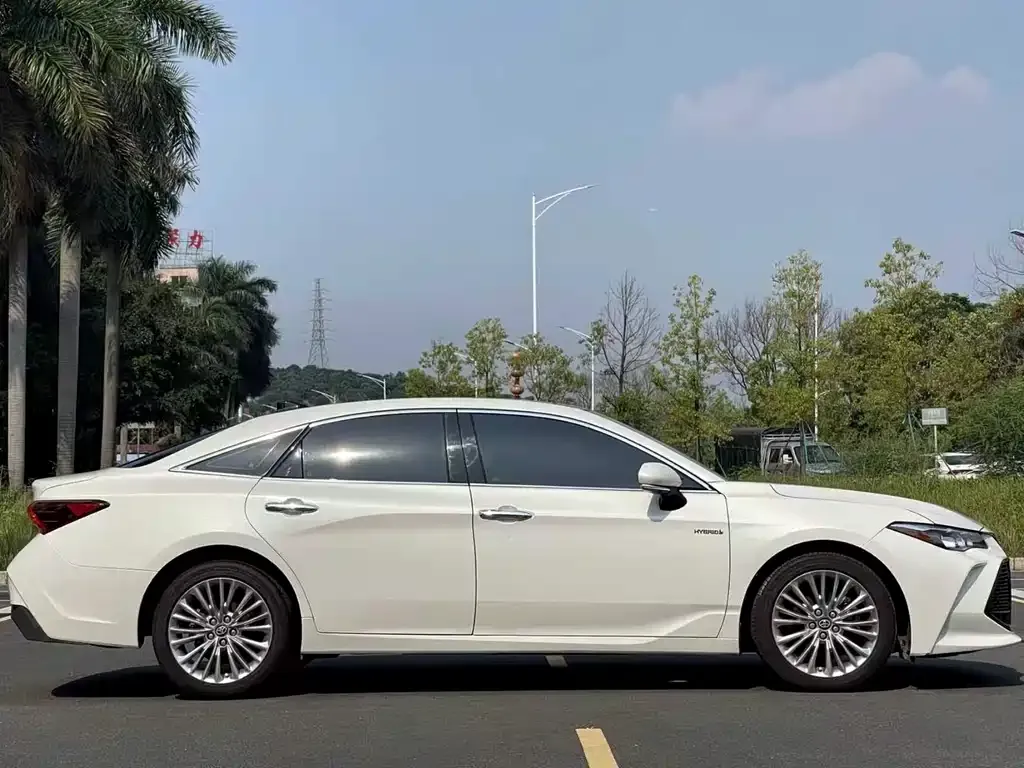 Toyota Avalon — фото 10