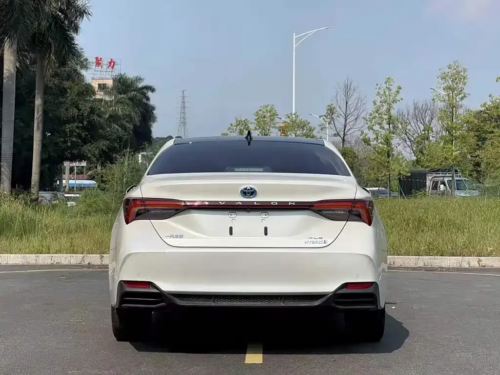 Toyota Avalon — фото 6