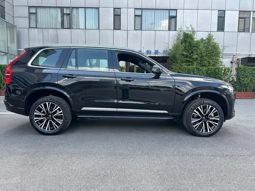 Volvo XC90 PHEV — фото 9