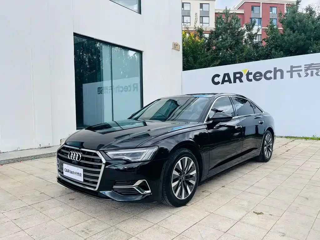 Audi A6L — фото 1