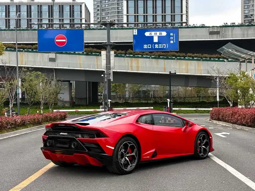 Lamborghini Huracan — фото 9