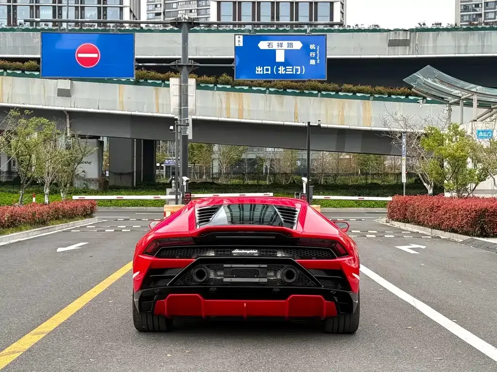 Lamborghini Huracan — фото 6