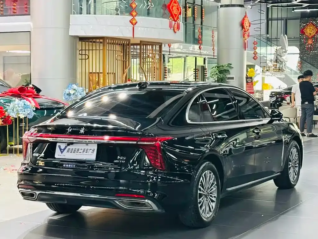 Hongqi H5 — фото 4
