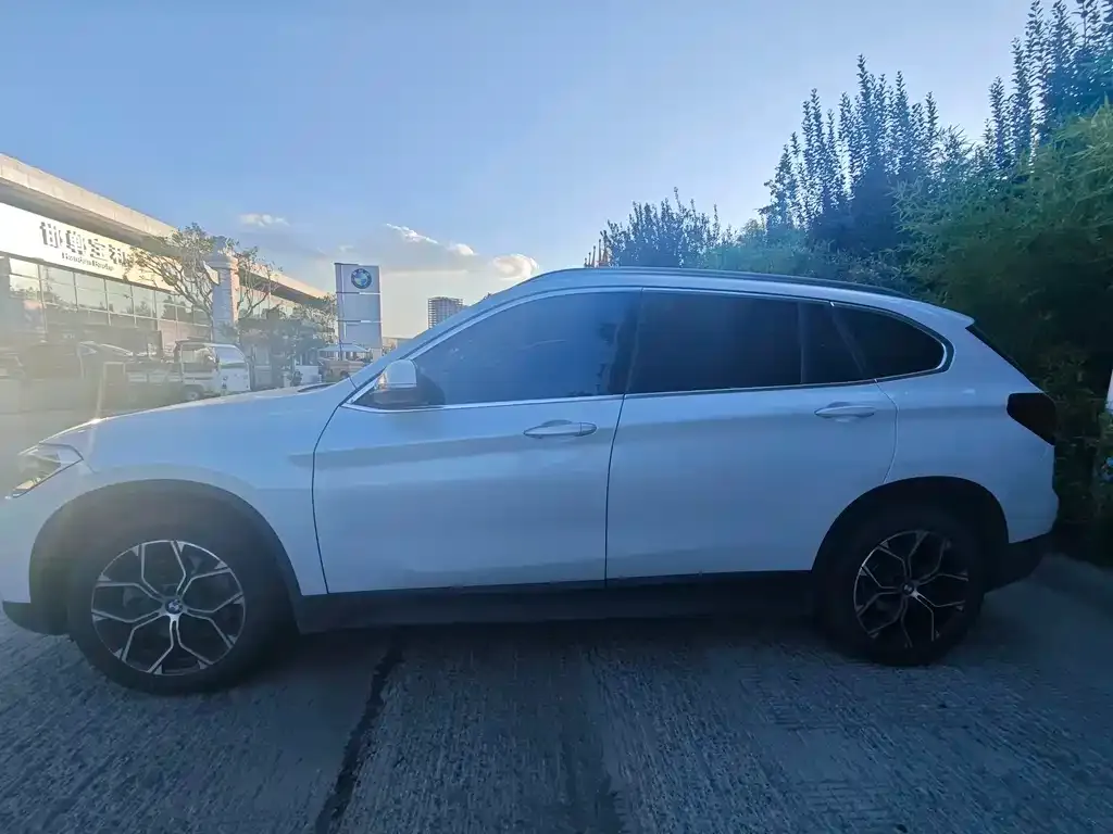 BMW X1 — фото 8