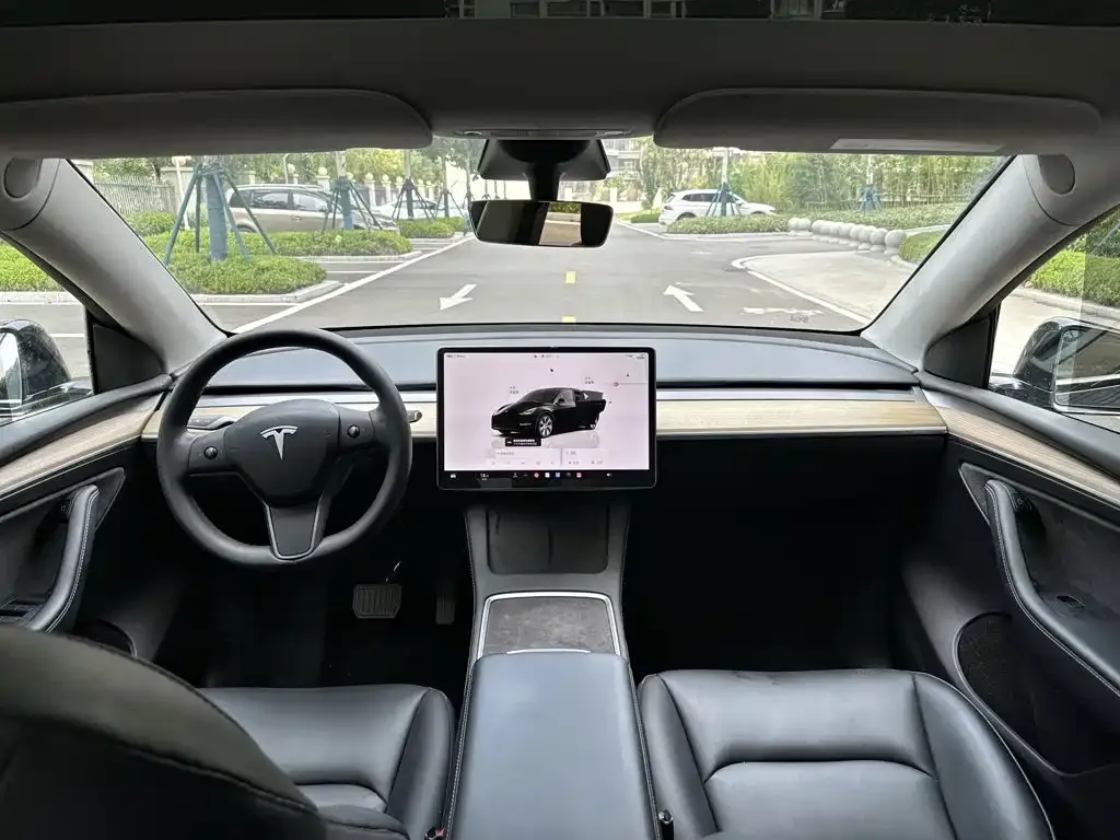 Tesla Model Y — фото 4