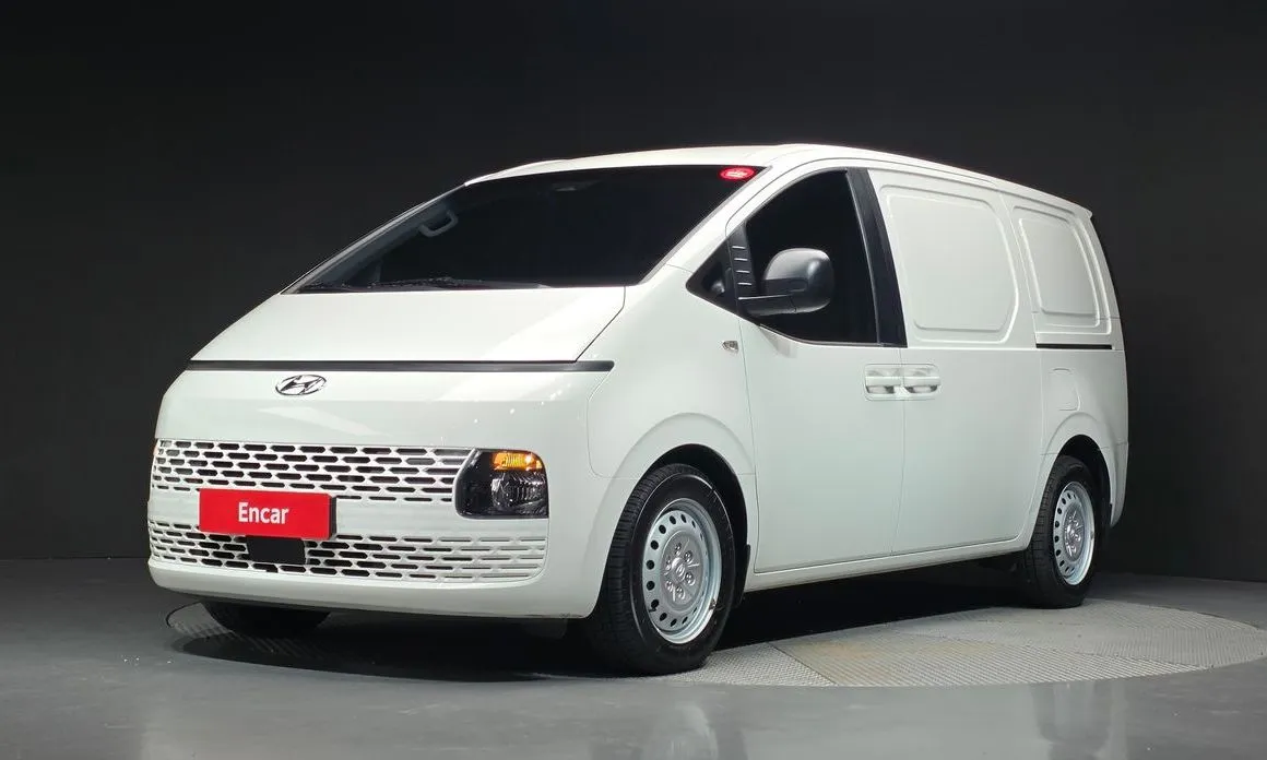 Hyundai Staria — фото 1