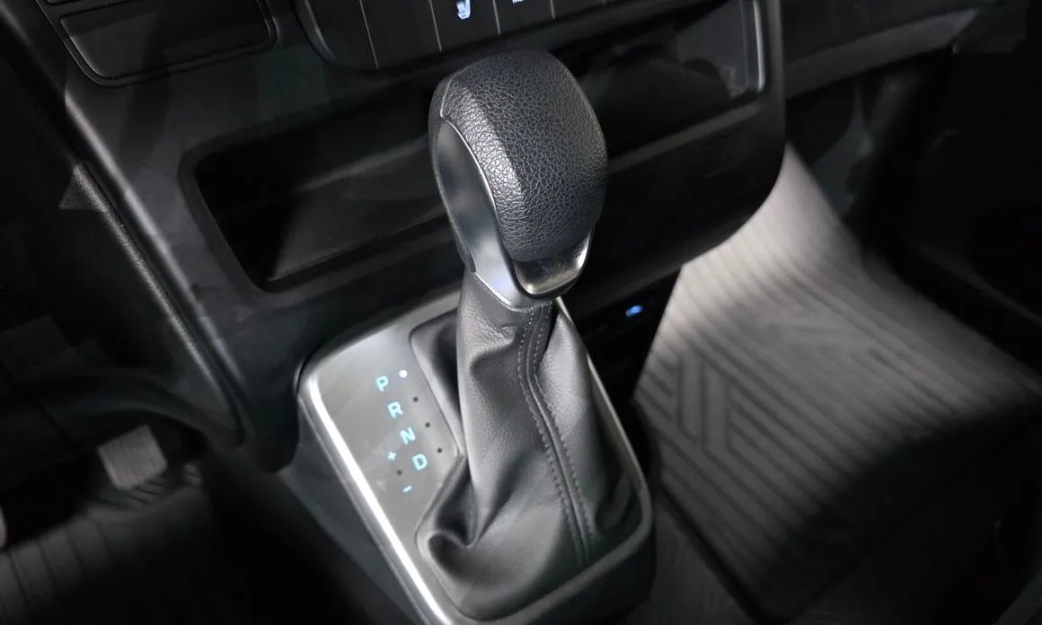 Hyundai Staria — фото 2