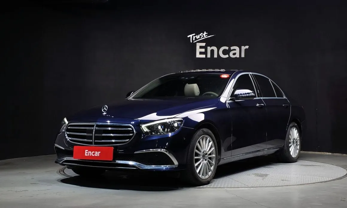Mercedes-Benz E-Class — фото 1