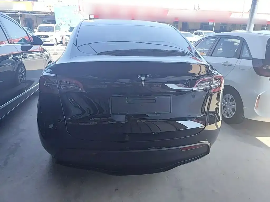 Tesla Model Y — фото 4
