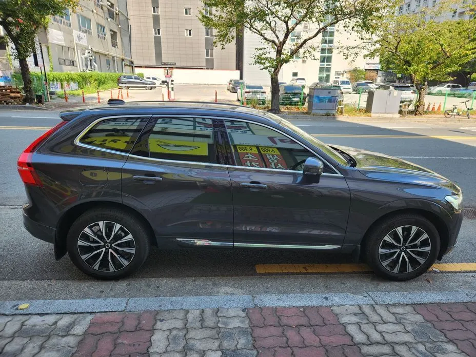 Volvo XC60 — фото 1