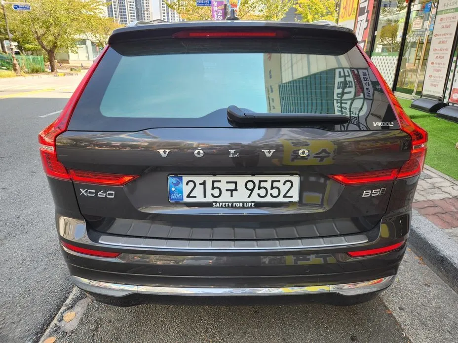 Volvo XC60 — фото 10