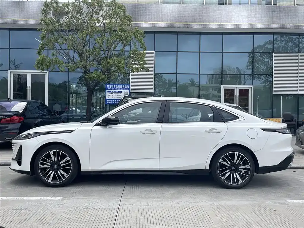 Changan Eado — фото 6