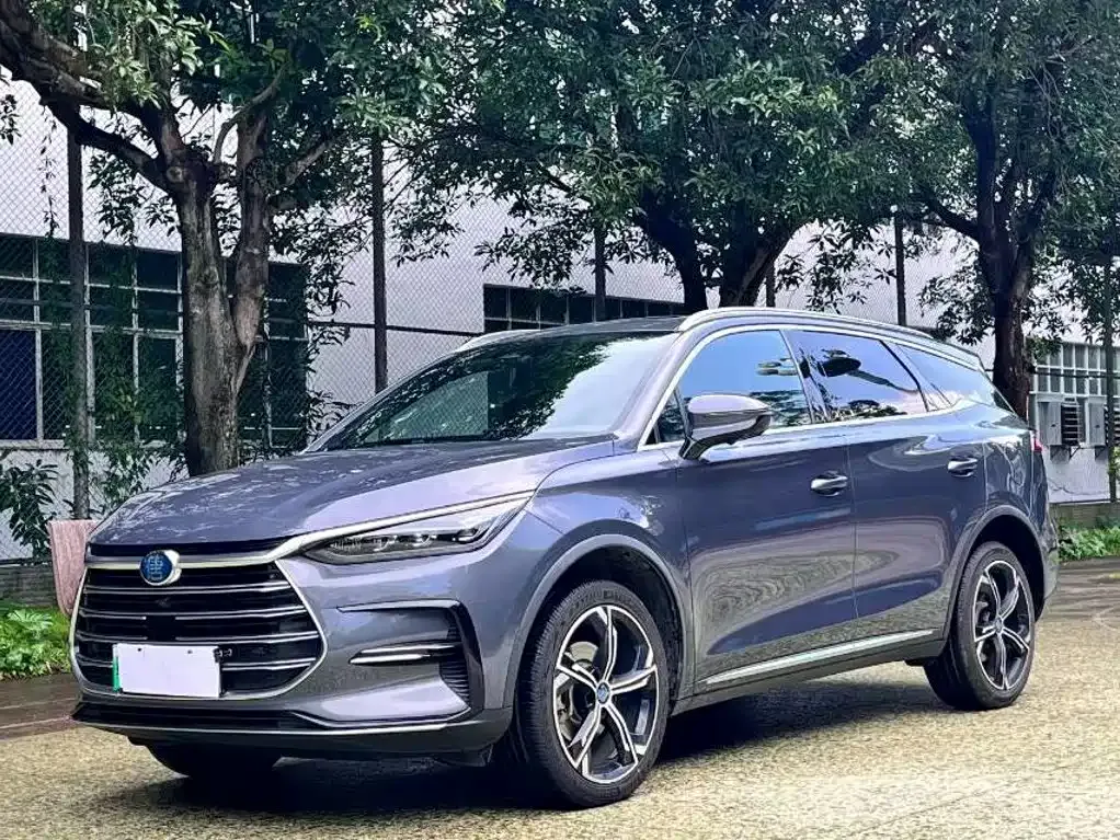 BYD Tang — фото 1