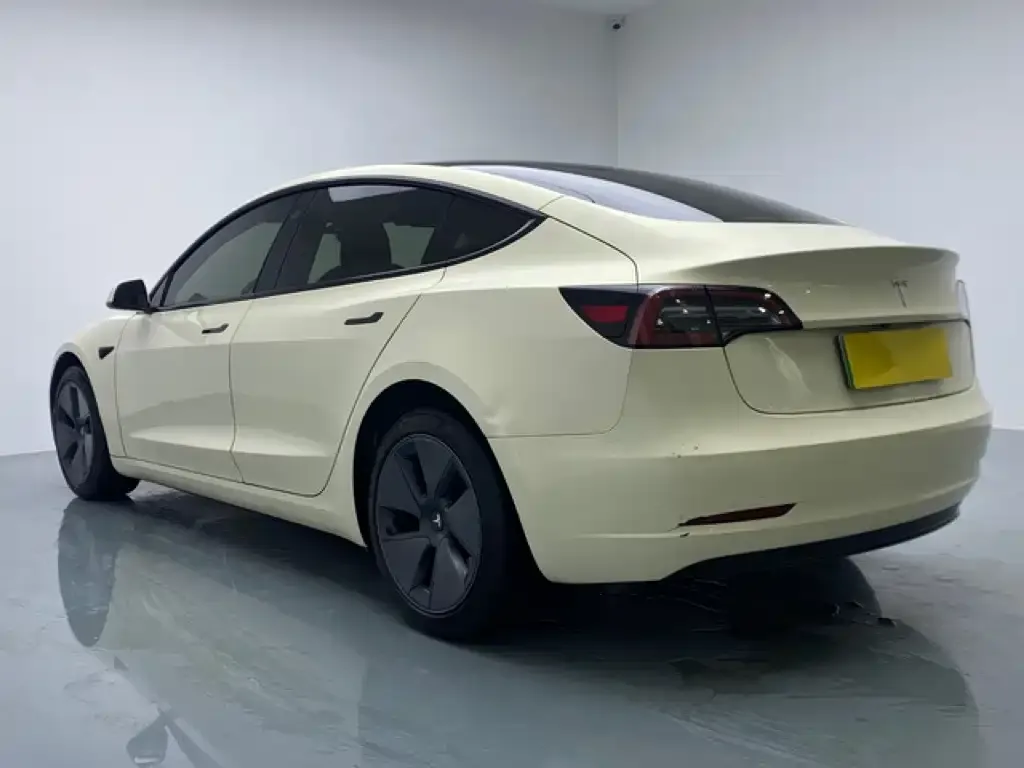 Tesla Model 3 — фото 2
