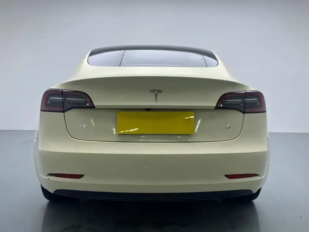 Tesla Model 3 — фото 10