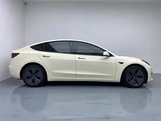 Tesla Model 3 — фото 5