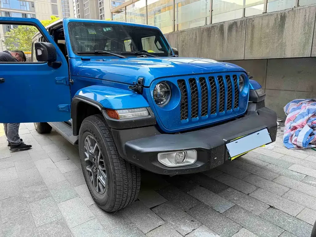 Jeep Wrangler PHEV — фото 8