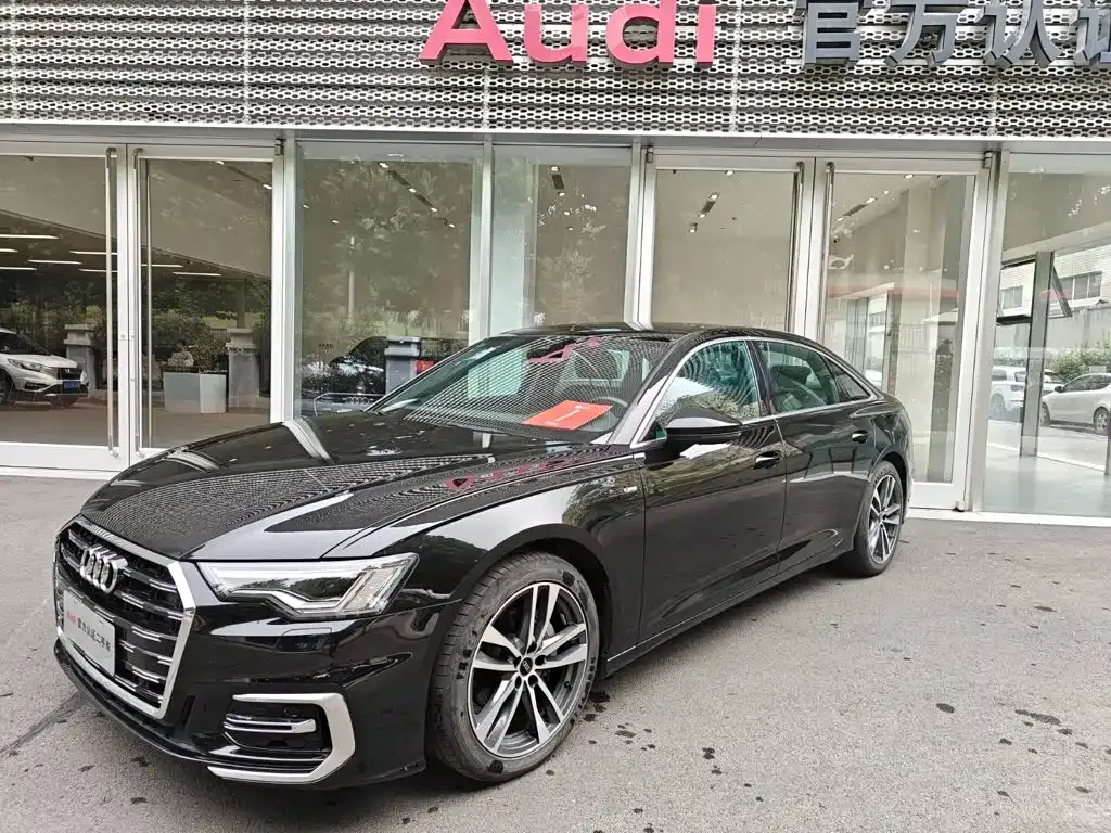 Audi A6L — фото 1