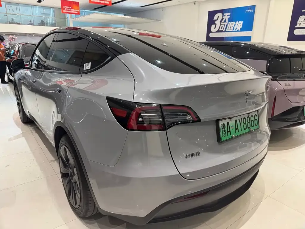 Tesla Model Y — фото 7