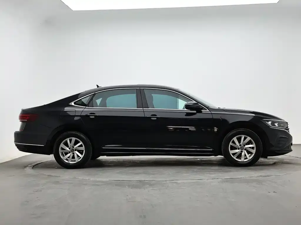 Volkswagen Passat — фото 4