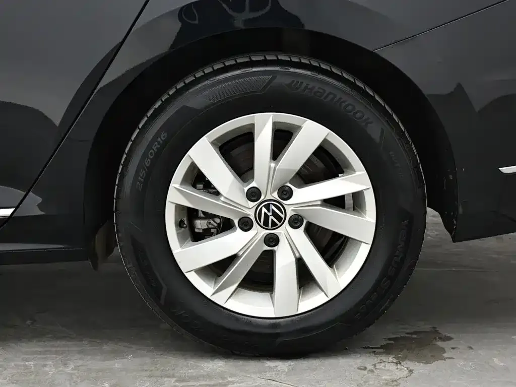 Volkswagen Passat — фото 8