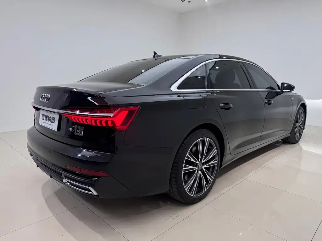 Audi A6L — фото 8