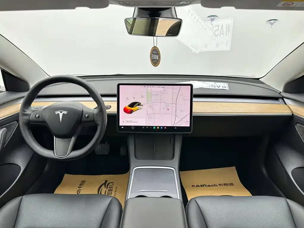 Tesla Model 3 — фото 9