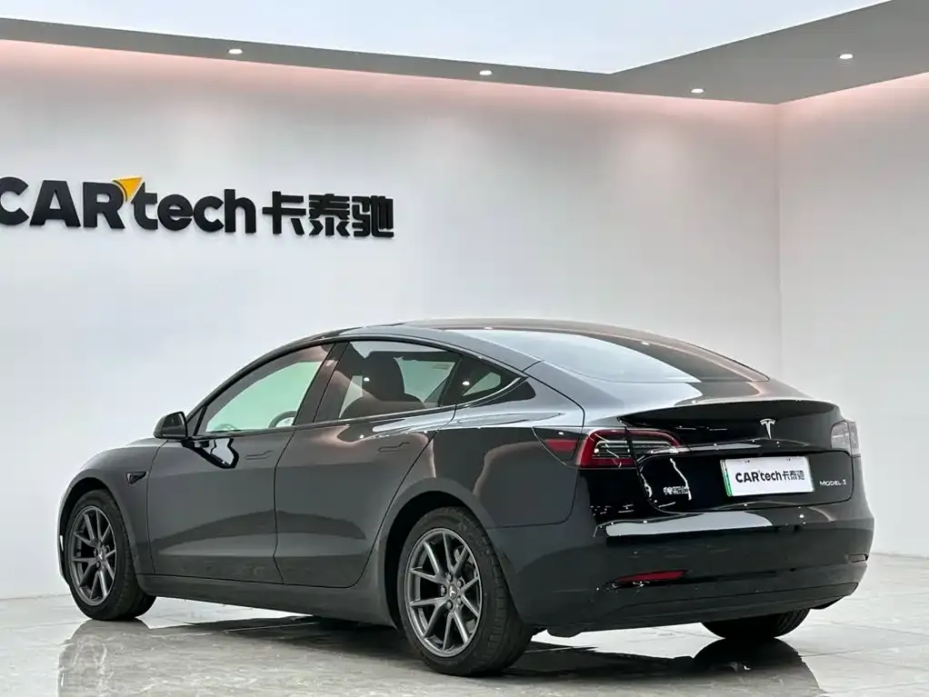 Tesla Model 3 — фото 4