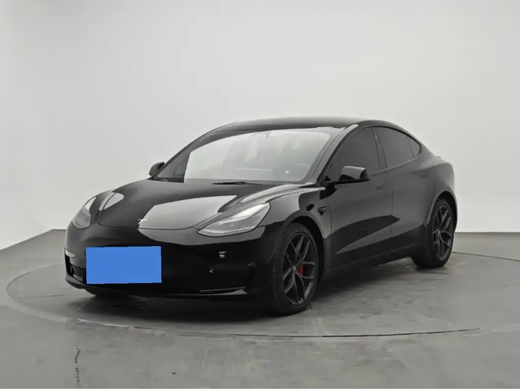 Tesla Model 3 — фото 1