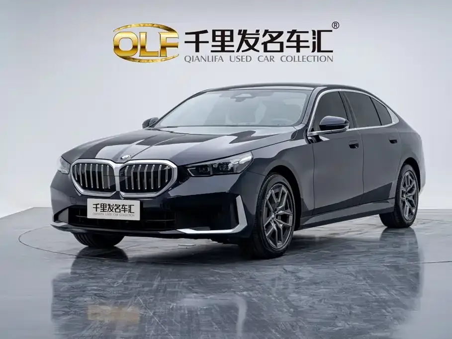 BMW 5 Series — фото 1