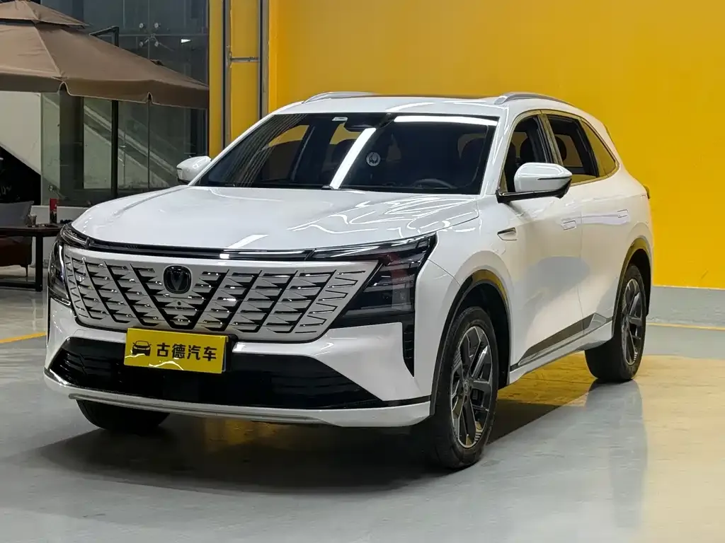 Changan CS75 PLUS — фото 1