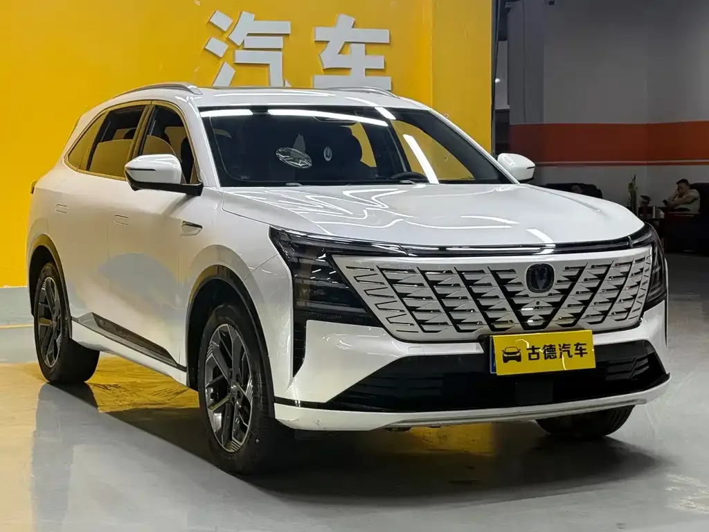 Changan CS75 PLUS — фото 2