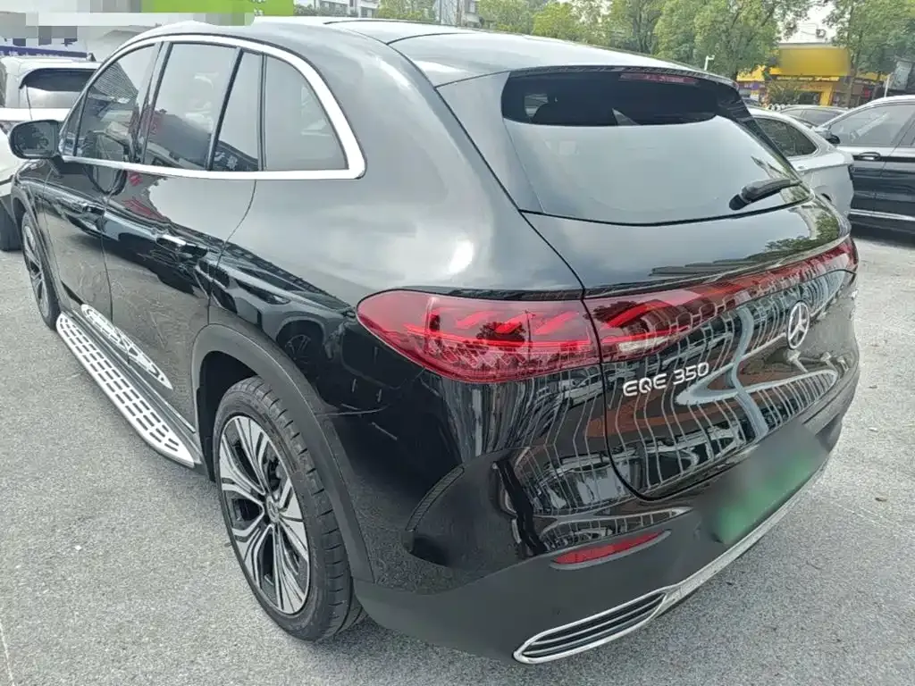 Mercedes-Benz EQE SUV — фото 9
