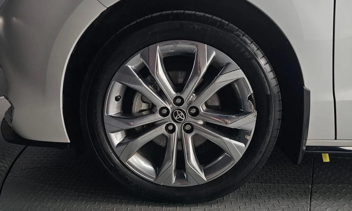 Toyota Sienna — фото 10