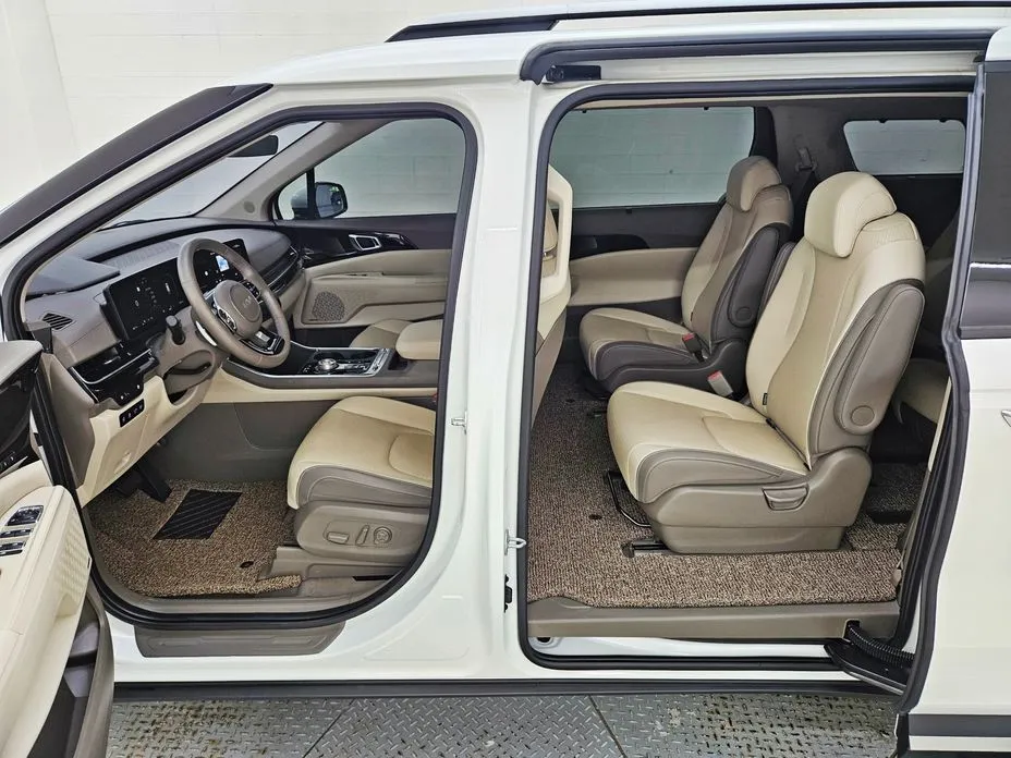 Kia Carnival — фото 5