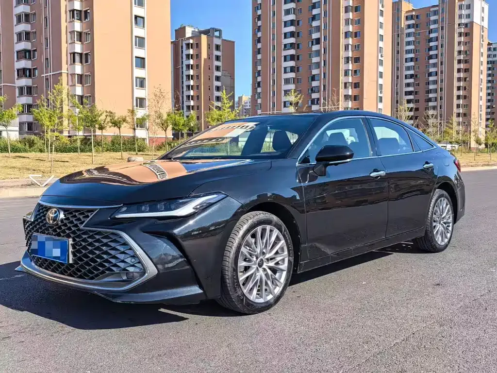 Toyota Avalon — фото 1