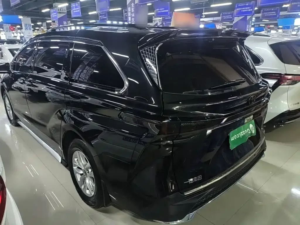 Toyota Granvia — фото 7