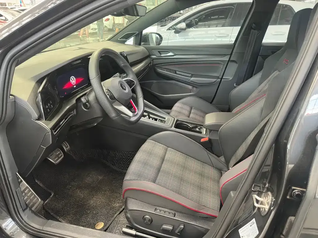 Volkswagen Golf GTI — фото 9