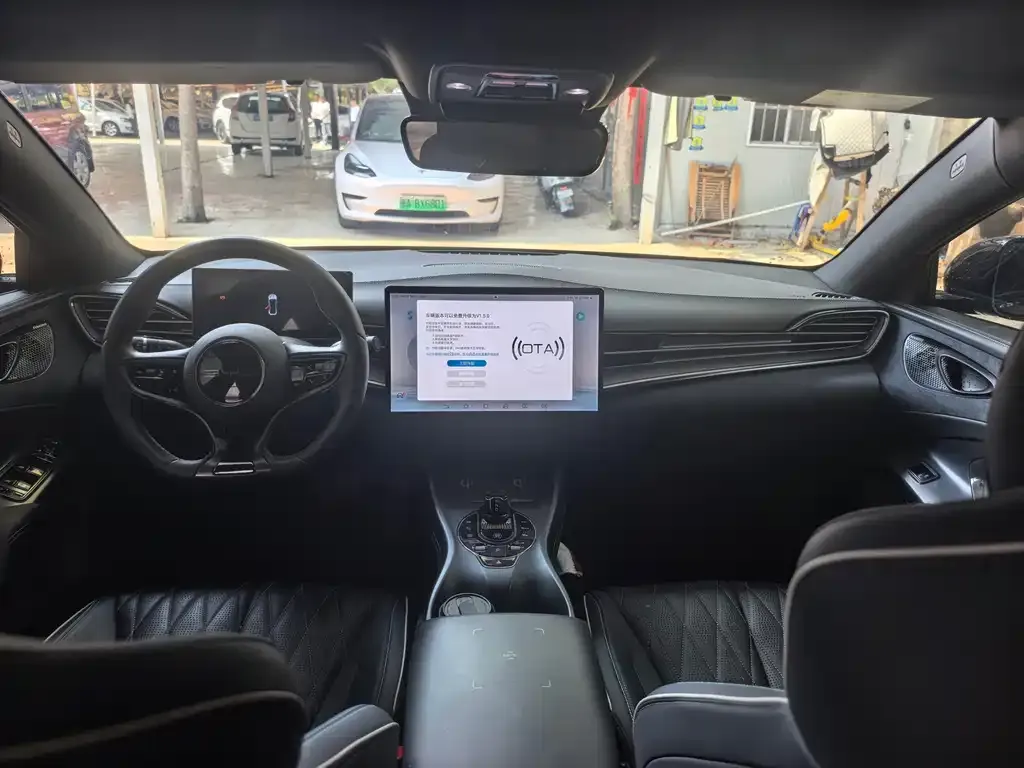 BYD Seal — фото 3