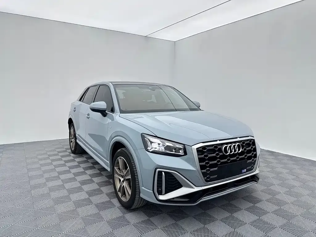 Audi Q2L — фото 2