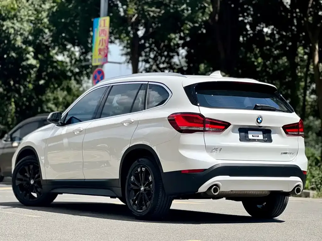 BMW X1 — фото 8