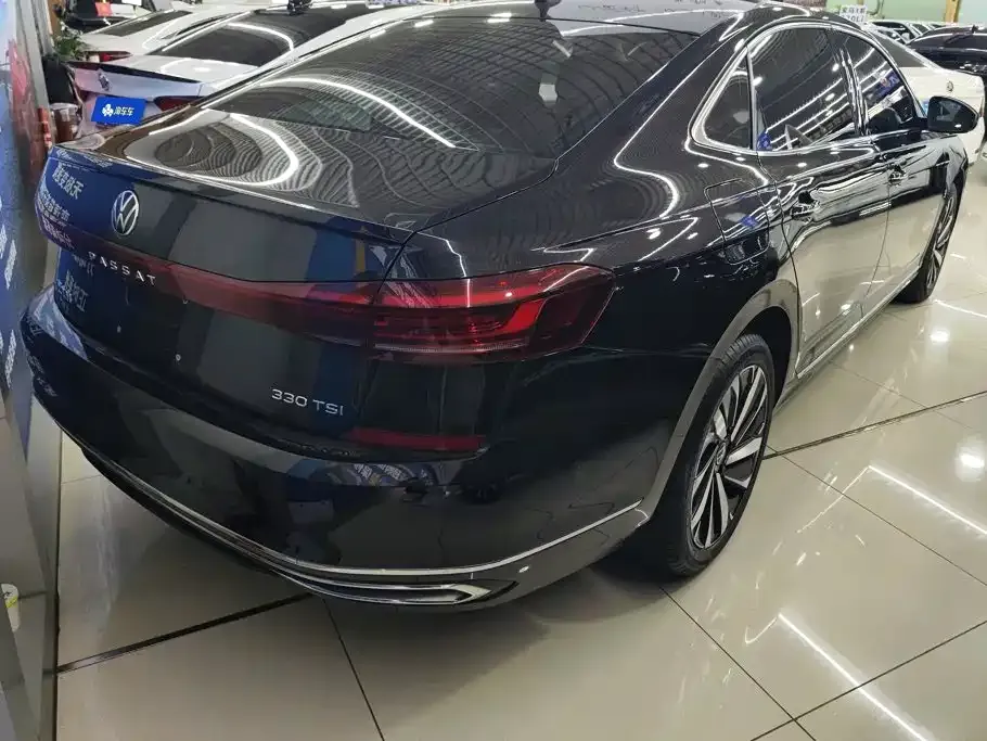 Volkswagen Passat — фото 7