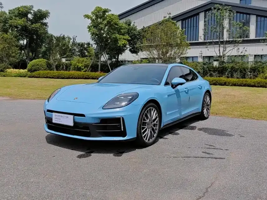 Porsche Panamera — фото 1