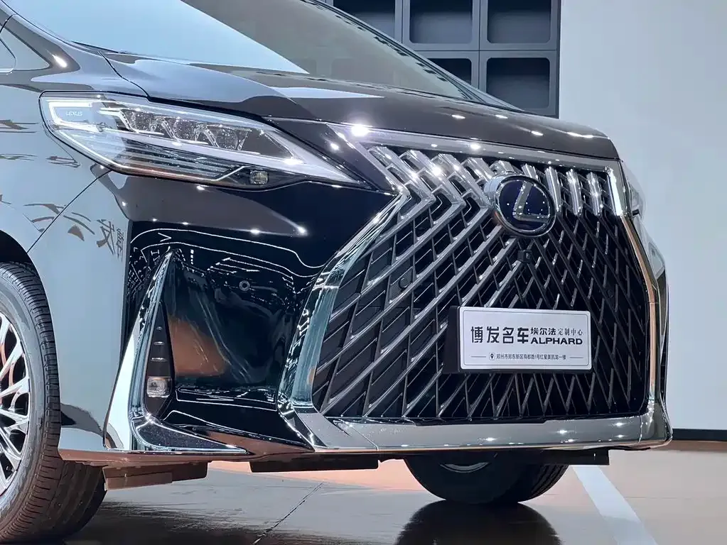 Lexus LM — фото 6
