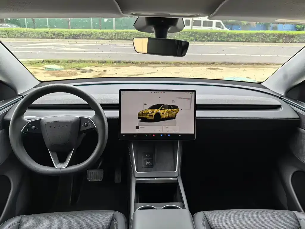 Tesla Model Y — фото 2
